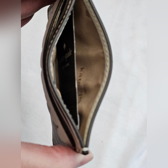 Kate Spade Small Slim Gingerbread House Card Holder NWT - Picture 3 of 3